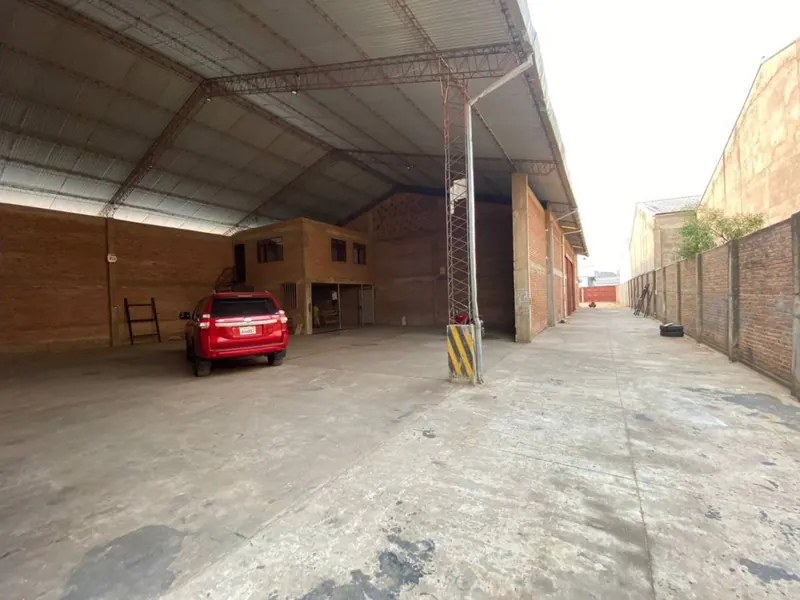 Warehouses for rent at km 9 of Av. Banzer, North Zone: foto 2 de 11