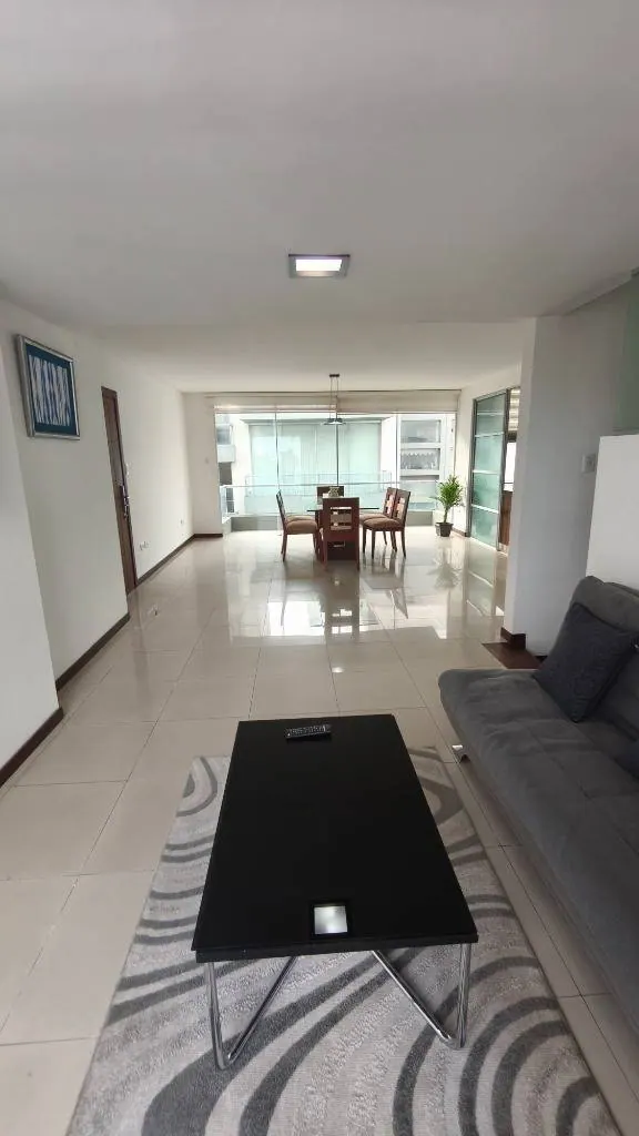 Furnished 3-bedroom duplex apartment for rent: foto 1 de 26