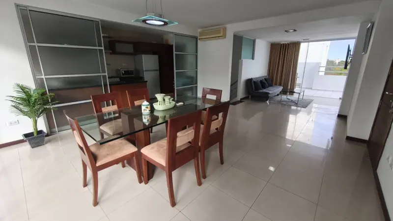 Furnished 3-bedroom duplex apartment for rent: foto 2 de 26
