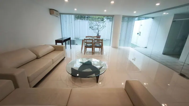 Furnished 3-bedroom duplex apartment for rent: foto 24 de 26