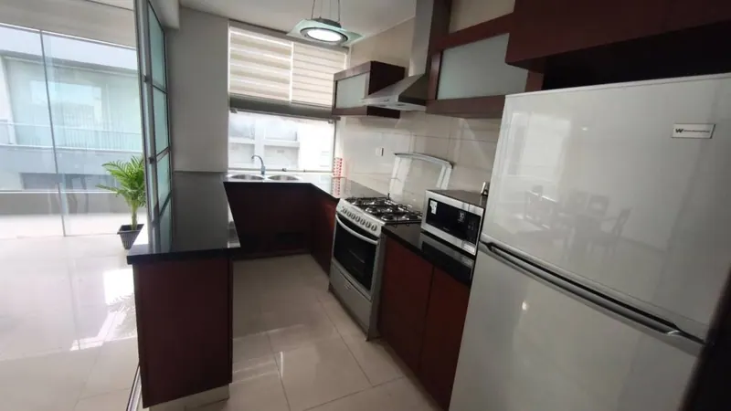 Departamento dúplex amoblado de 3 suites en venta en Equipetrol: foto 7 de 33