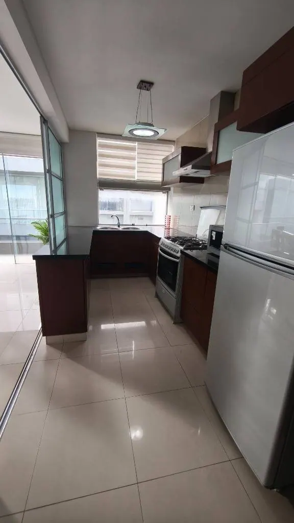 Departamento dúplex amoblado de 3 suites en venta en Equipetrol: foto 8 de 33