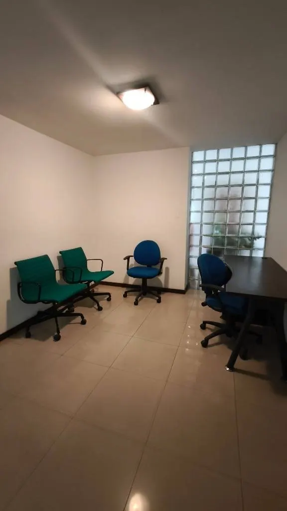 Departamento dúplex amoblado de 3 suites en venta en Equipetrol: foto 10 de 33