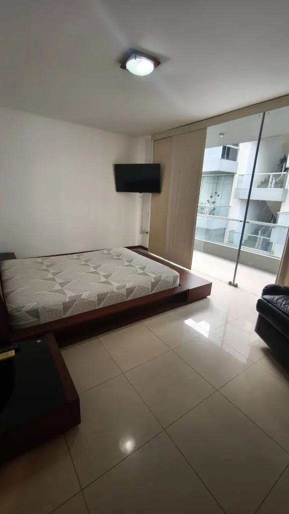 Departamento dúplex amoblado de 3 suites en venta en Equipetrol: foto 11 de 33