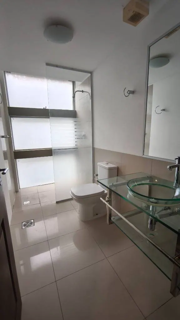 Departamento dúplex amoblado de 3 suites en venta en Equipetrol: foto 13 de 33
