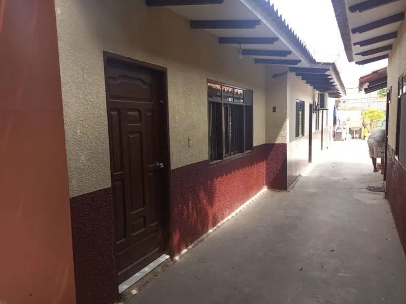 House with shop and apartment for sale on Av. San Francisco: foto 2 de 7