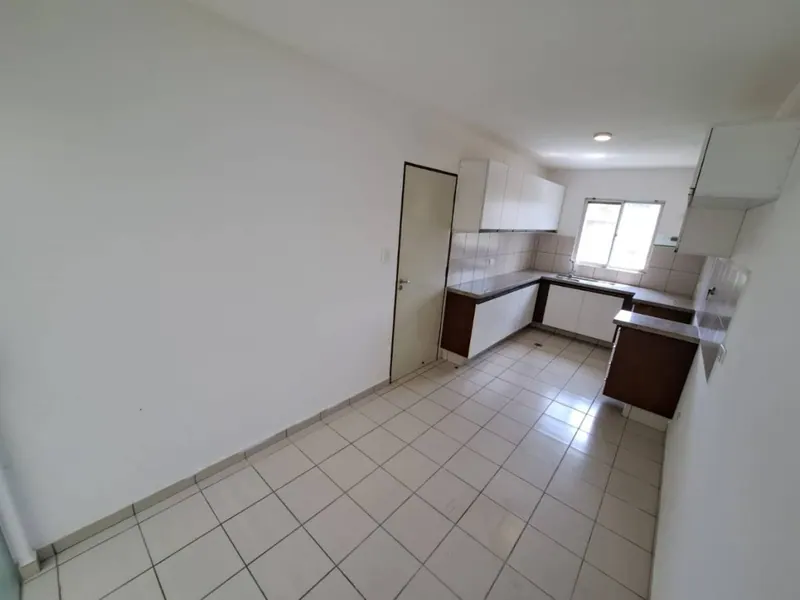 4-bedroom house for sale in the Sevilla Norte 2 gated community: foto 3 de 11