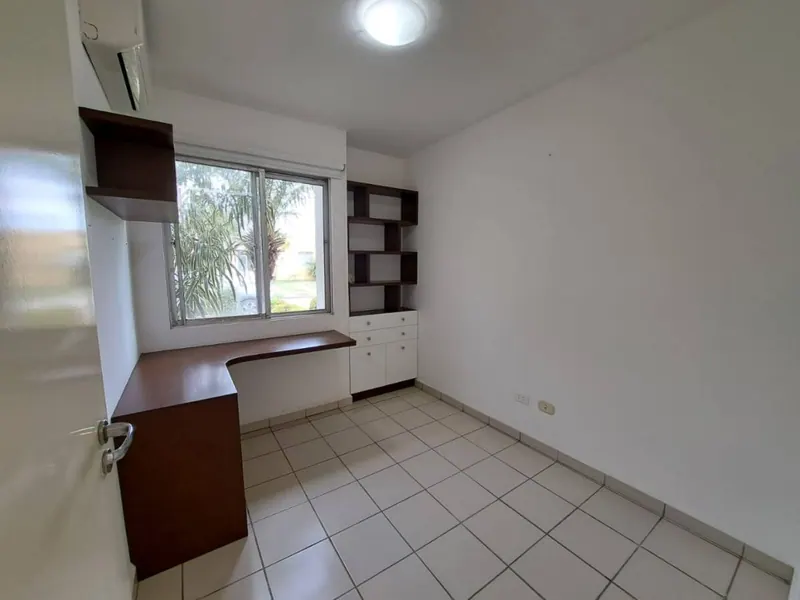 4-bedroom house for sale in the Sevilla Norte 2 gated community: foto 4 de 11