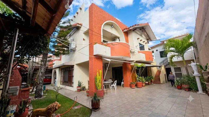 Casa multifamiliar en venta sobre la av. Roca y Coronado, 521 m²: foto 1 de 5