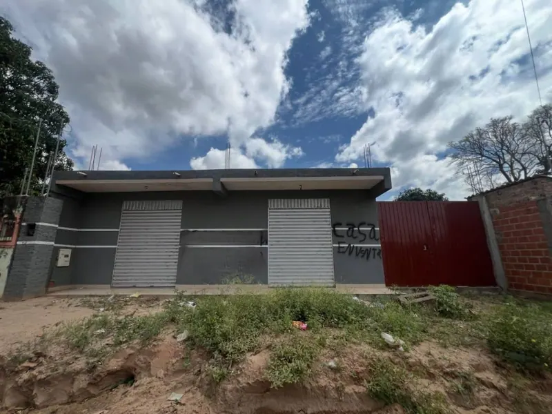 Terreno de 358 m² con 2 tiendas en venta en la Zona Norte
