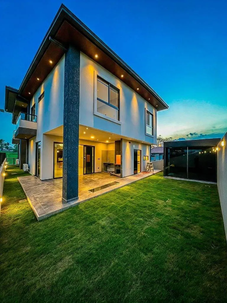 5-bedroom house for sale in the Colinas del Urubó gated community: foto 2 de 23