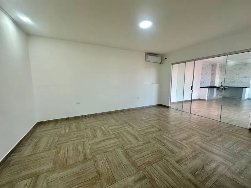 Casa de 6 dormitorios en venta en la Zona Este, Av. Virgen de Cotoca: foto 6 de 19