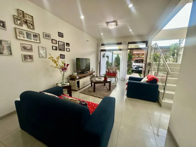 Casa de 6 dormitorios en venta en la Zona Este, Av. Virgen de Cotoca: foto 9 de 19