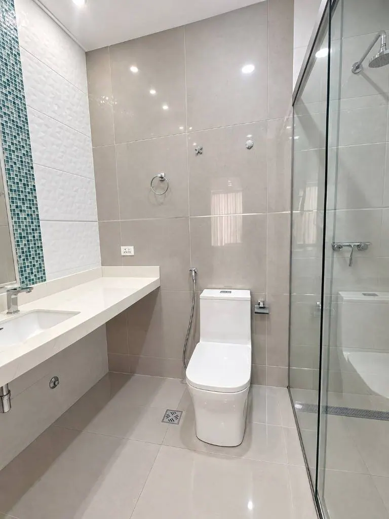 Casa de 6 dormitorios en venta en la Zona Este, Av. Virgen de Cotoca: foto 12 de 19