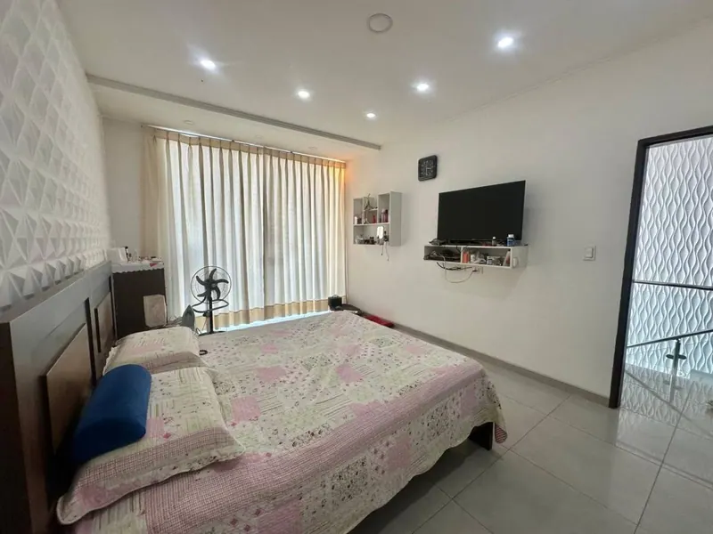 Casa de 6 dormitorios en venta en la Zona Este, Av. Virgen de Cotoca: foto 18 de 19