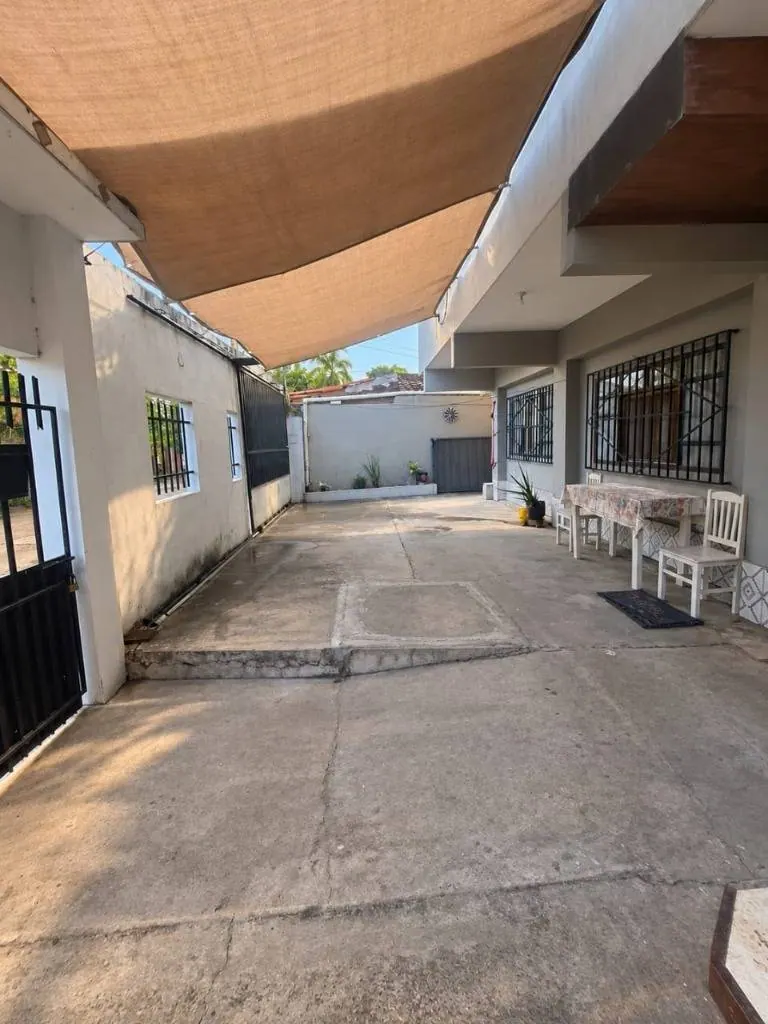 Edificio con 4 departamentos en venta en la Zona Este, 550,70 m²: foto 16 de 16