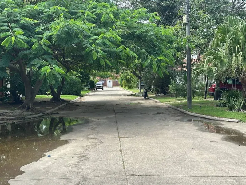 Casa en venta en el condominio Exprinter, Av. Banzer, Zona Norte: foto 3 de 16