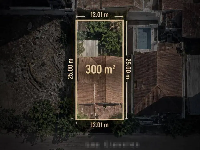 Terreno de 300 m² con casa en venta en Equipetrol, Los Claveles: foto 4 de 7