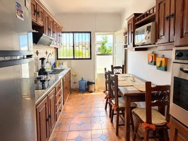 Terreno de 300 m² con casa en venta en Equipetrol, Los Claveles: foto 7 de 7