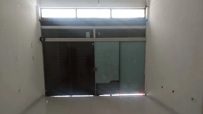 Local comercial de 34 m² en alquiler sobre la Av. Santos Dumont: foto 4 de 6