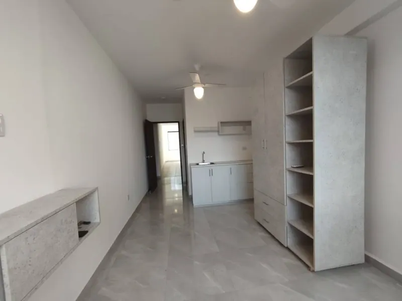 Monoambiente de 25 m² en alquiler en el Centro, calle 21 de Mayo: foto 2 de 8