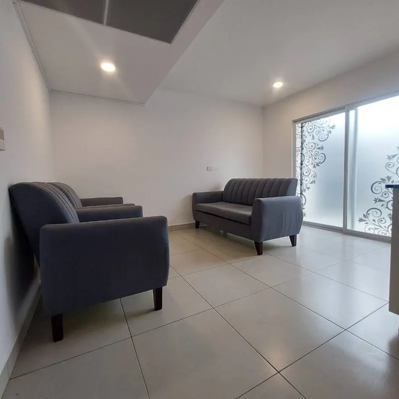 2-bedroom apartment with patio for rent in Living: foto 4 de 6