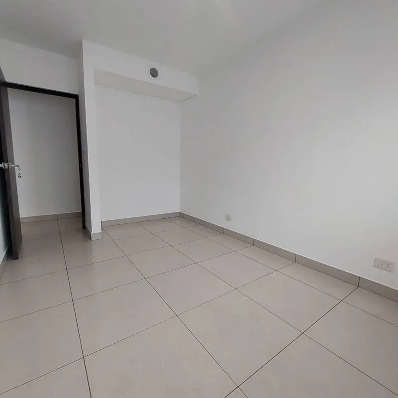 2-bedroom apartment with patio for rent in Living: foto 5 de 6