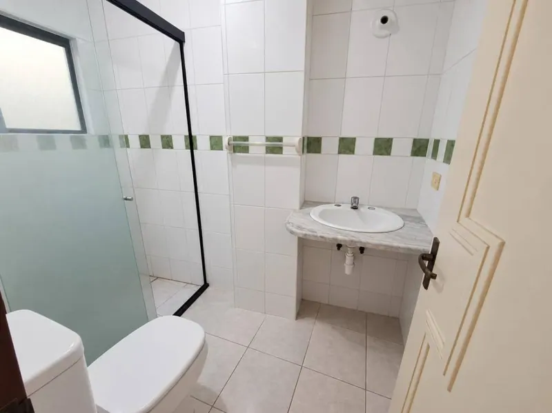 Mixed-use building for sale on Cobija street, Downtown: foto 9 de 13
