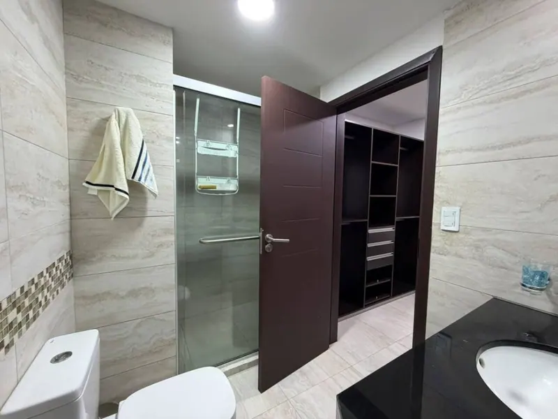 Departamento amoblado de 2 dormitorios en venta en Omnia Prime Sirari: foto 6 de 21
