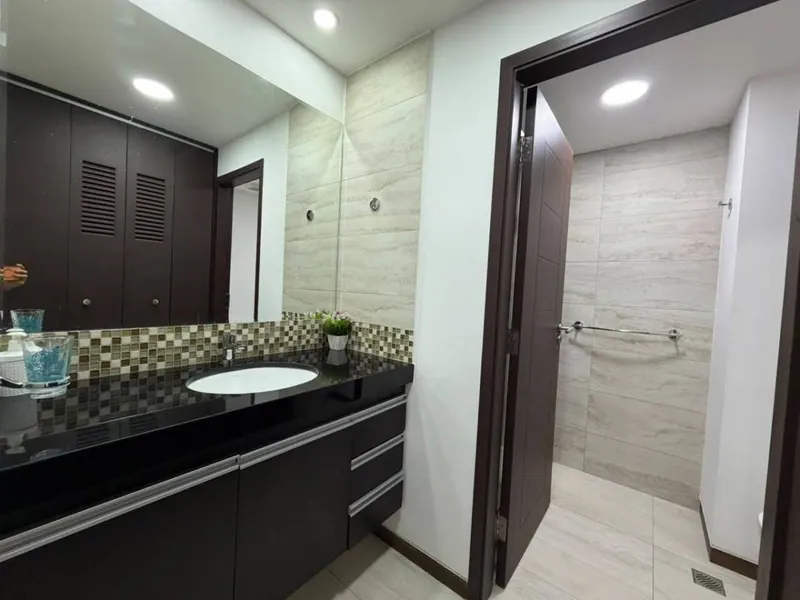 Departamento amoblado de 2 dormitorios en venta en Omnia Prime Sirari: foto 14 de 21