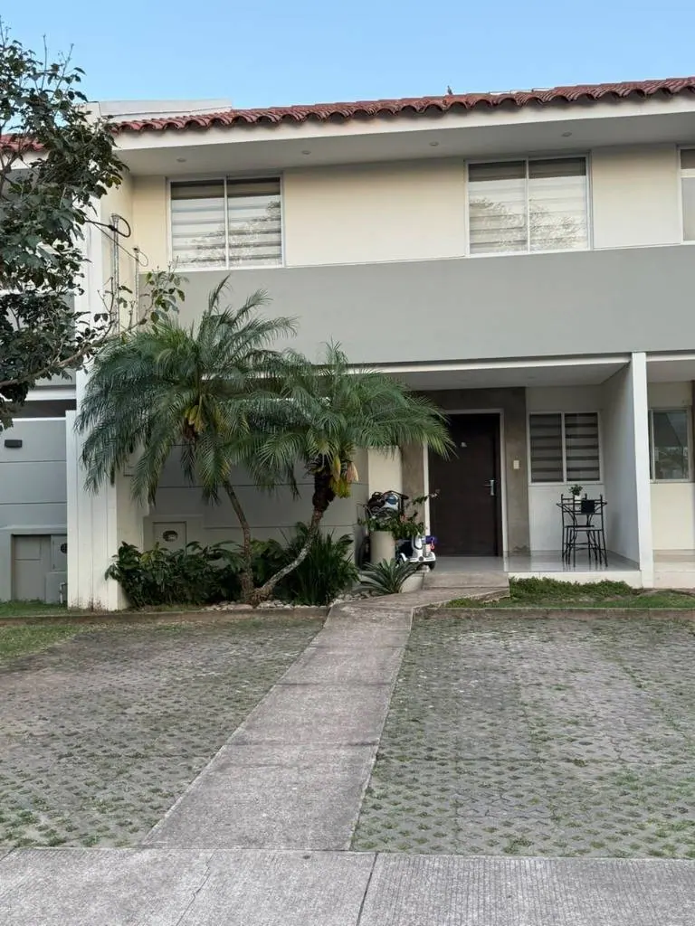 Casa de 4 dormitorios en venta en el condominio Palmas del Oeste II: foto 1 de 13