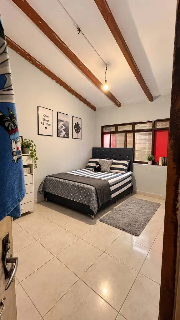 Casa de 3 dormitorios con tienda comercial en venta en la Zona Norte: foto 7 de 8