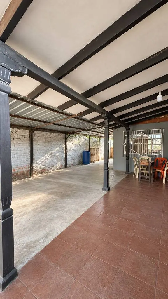 Casa de 3 dormitorios con tienda comercial en venta en la Zona Norte: foto 8 de 8