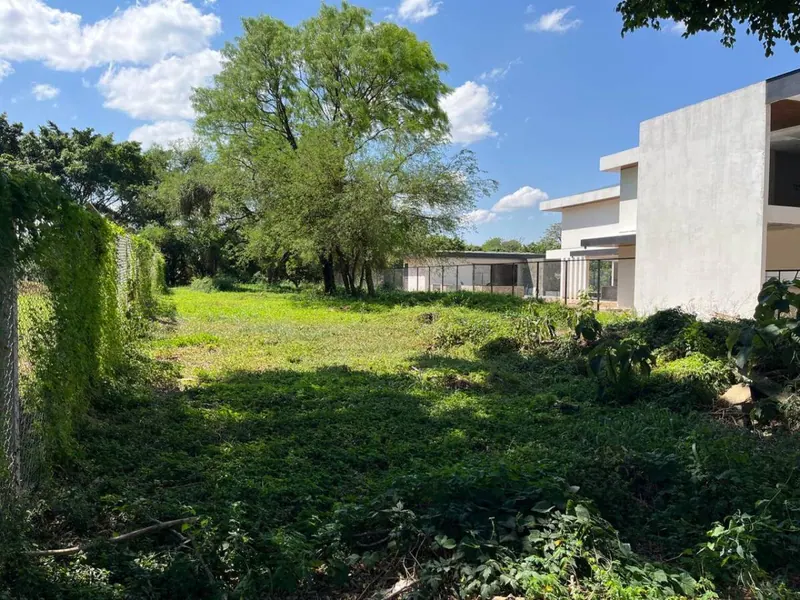Terreno de 1.098,21 m² en venta en la urbanización El Carmen