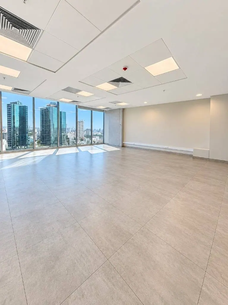 Oficina de 56,60 m² en alquiler en Equipetrol, Manzana 40: foto 3 de 5