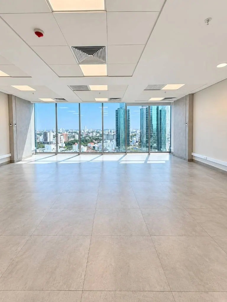 Oficina de 56,60 m² en alquiler en Equipetrol, Manzana 40: foto 4 de 5