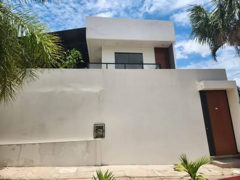 Corner house on an avenue for sale in the Cañoto development, West: foto 2 de 21