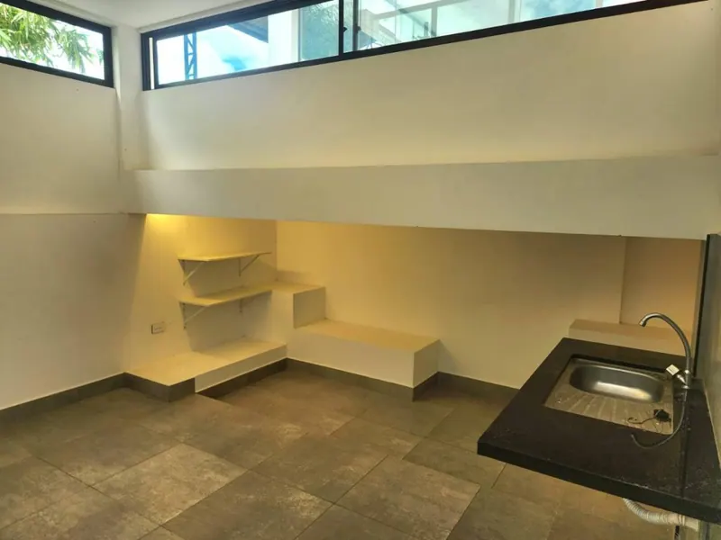 Corner house on an avenue for sale in the Cañoto development, West: foto 5 de 21