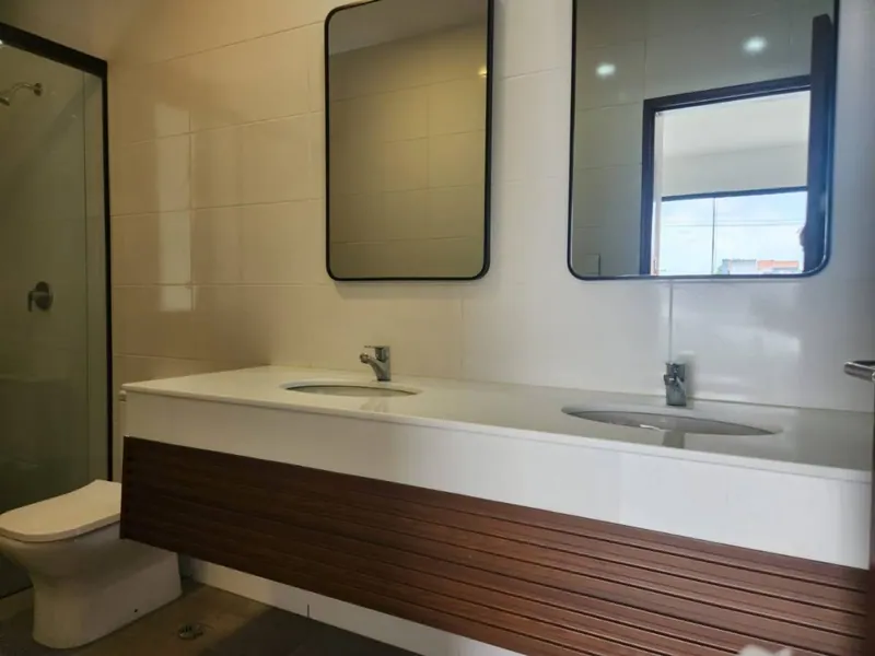 Corner house on an avenue for sale in the Cañoto development, West: foto 11 de 21