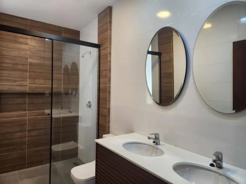 Corner house on an avenue for sale in the Cañoto development, West: foto 16 de 21