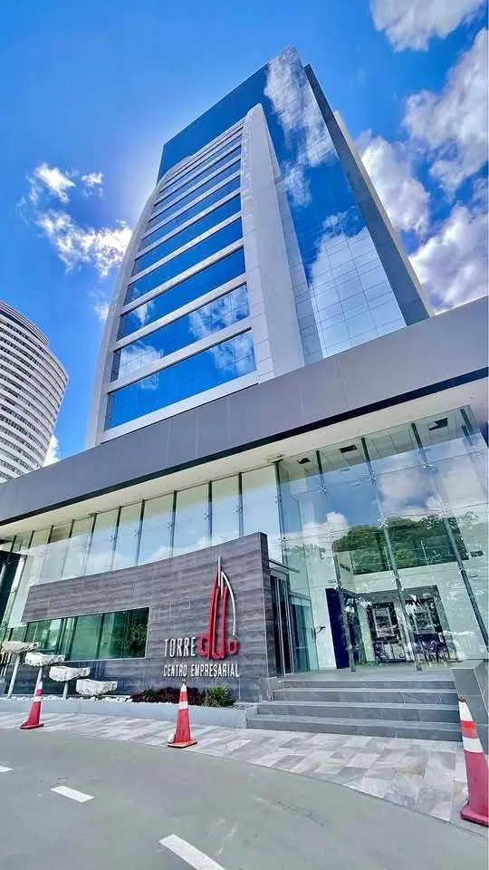 Local comercial de 131,46 m² en alquiler en Torres Dúo, Equipetrol: foto 3 de 9