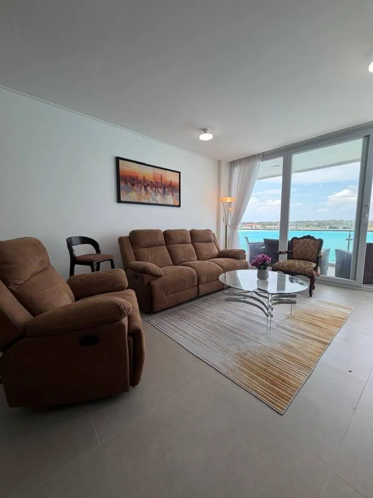 Furnished 3-bedroom apartment for rent in Playa Turquesa: foto 4 de 9