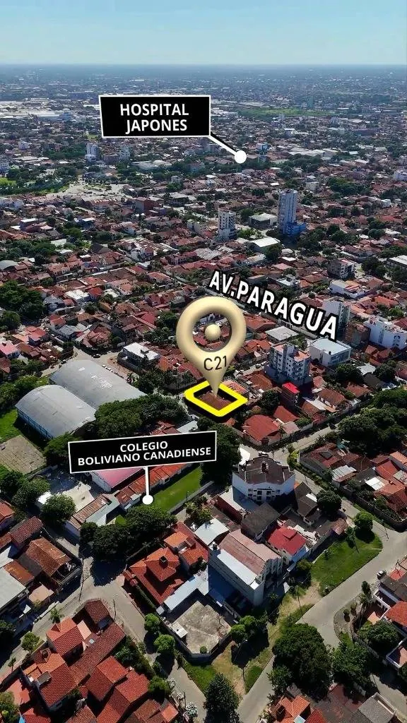 Casa con 2 viviendas en venta sobre la Av. Paraguá, Zona Norte