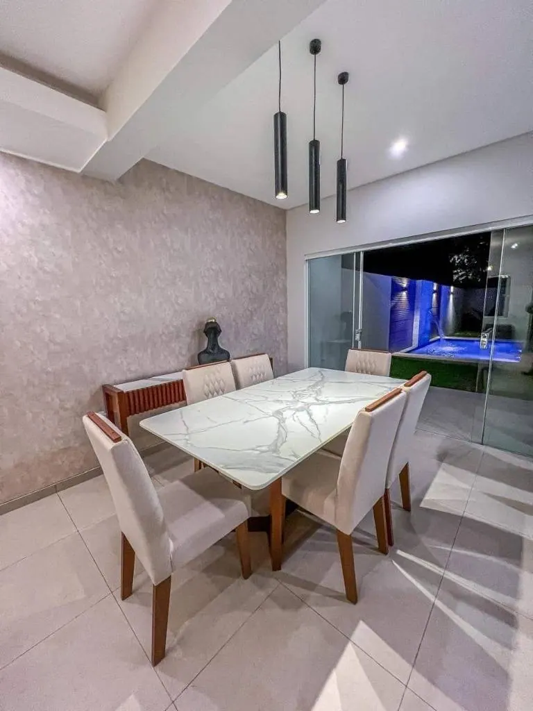 Casa amoblada de 3 dormitorios en venta en la urbanización Motacú: foto 9 de 16