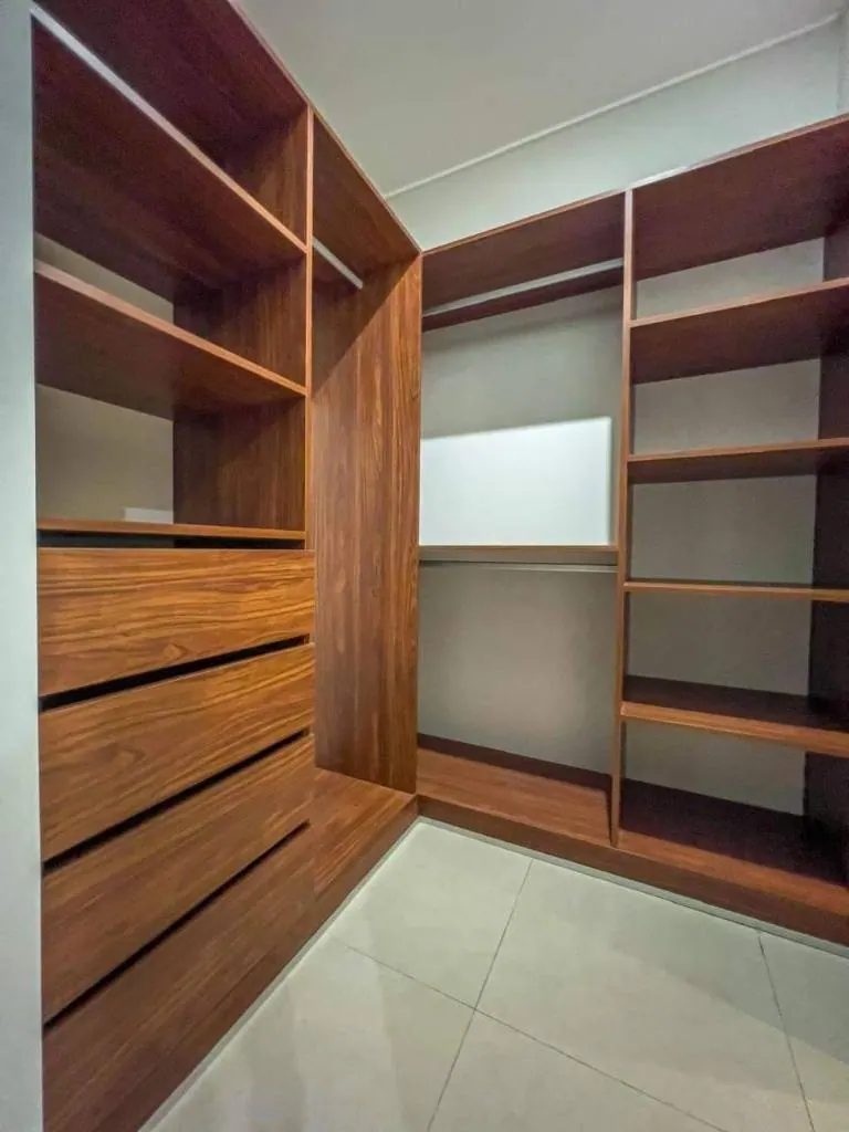 Casa amoblada de 3 dormitorios en venta en la urbanización Motacú: foto 11 de 16