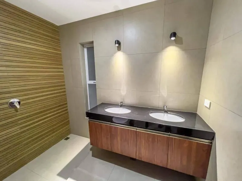 Casa amoblada de 3 dormitorios en venta en la urbanización Motacú: foto 13 de 16