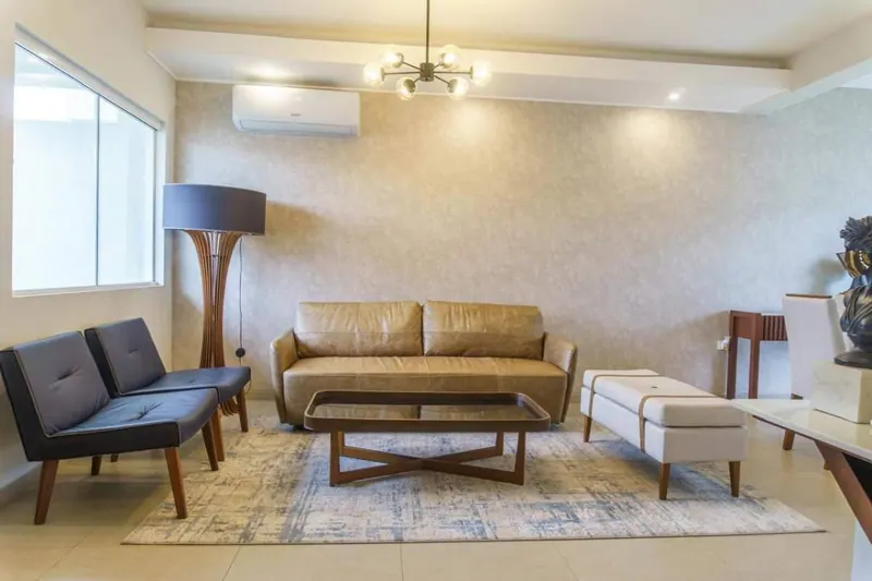 Casa amoblada de 3 dormitorios en venta en la urbanización Motacú: foto 15 de 16