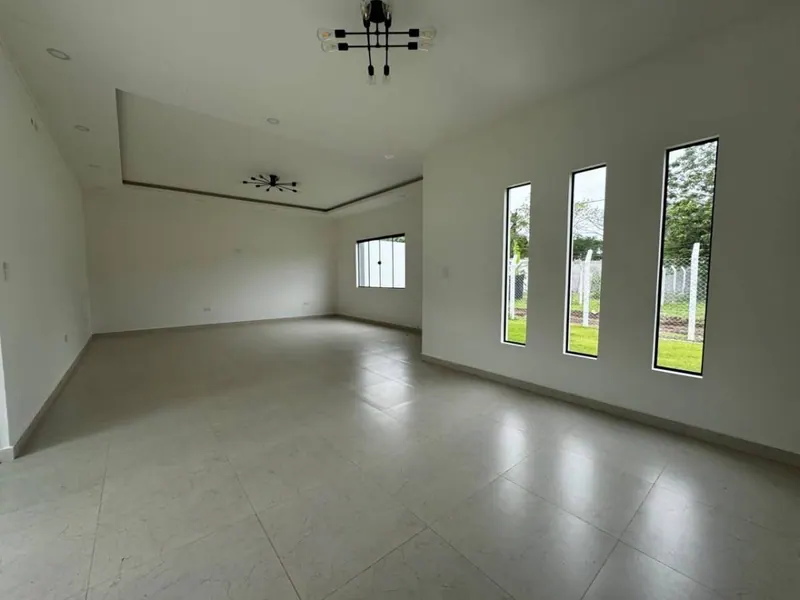 Casa quinta de 3 dormitorios en venta en Porongo, Urubó: foto 4 de 11