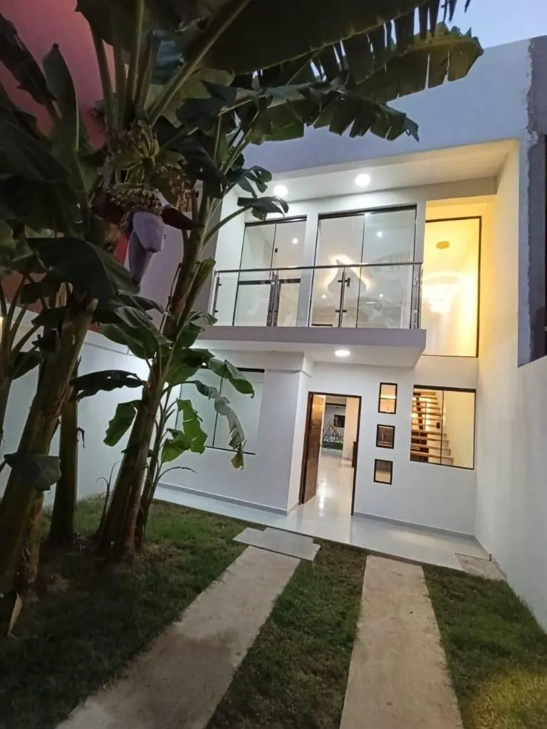 Casa de 6 dormitorios en preventa en la Zona Sur, Av. Santos Dumont: foto 1 de 6