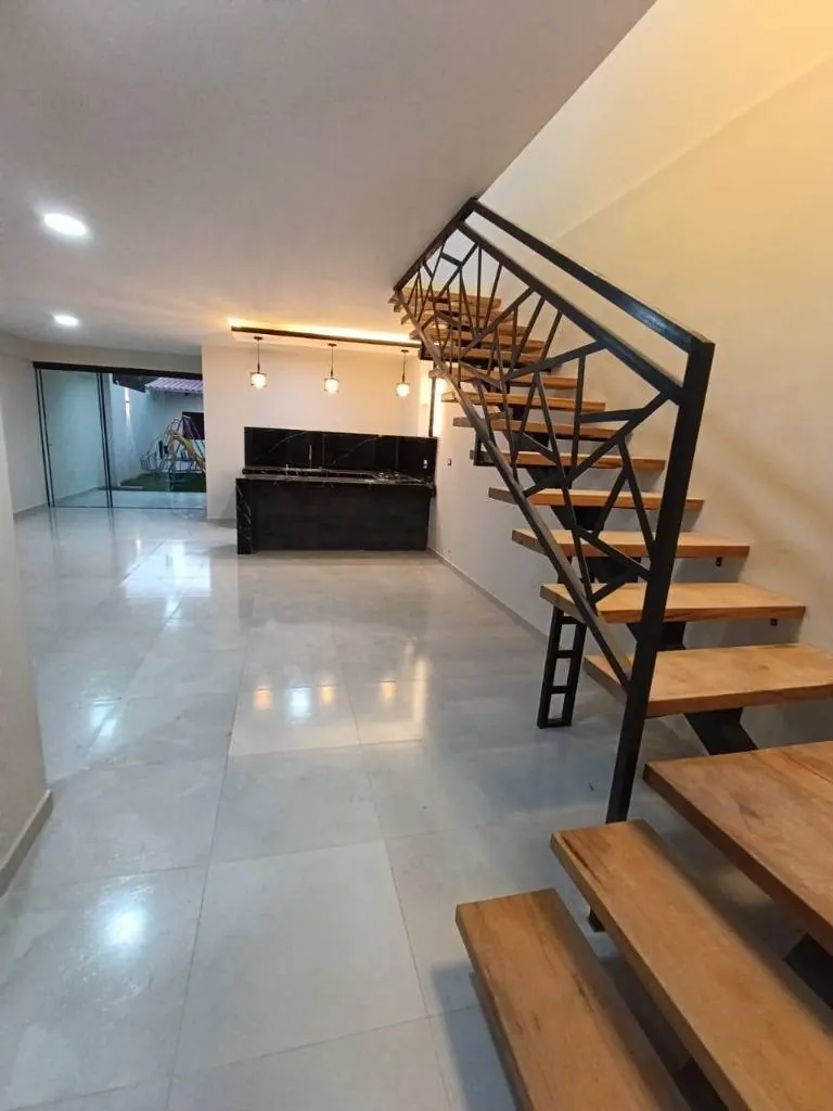 Casa de 6 dormitorios en preventa en la Zona Sur, Av. Santos Dumont: foto 4 de 6